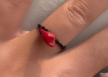 What are some of the top advantages of the Moonga gemstone?