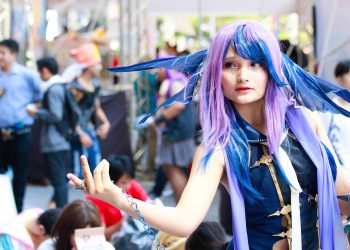 How to choose best cosplay wigs online?