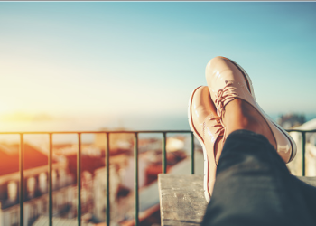 4 Ways Choosing a Comfortable Footwear Can Benefit You