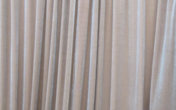 How to Choose the Best Soundproof Curtains for Your Home or Studio