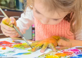How Can Stencil Art Help in Enhancing a Kid’s Artistic Ability & Overall Development
