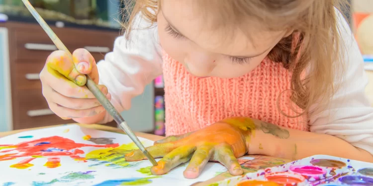 How Can Stencil Art Help in Enhancing a Kid’s Artistic Ability & Overall Development
