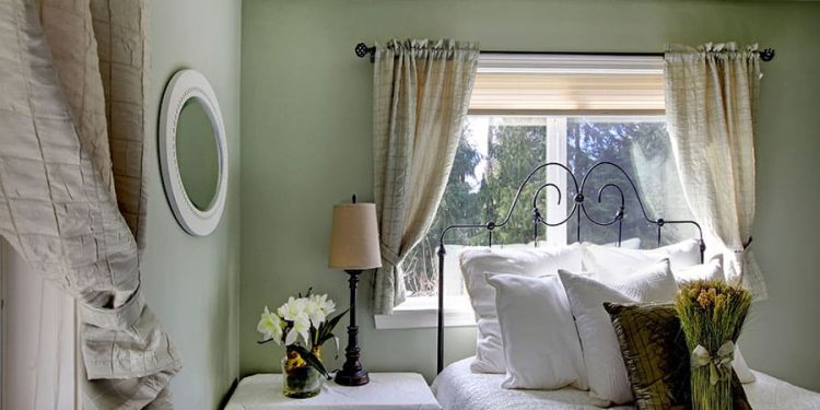 Best Curtains and Aprons