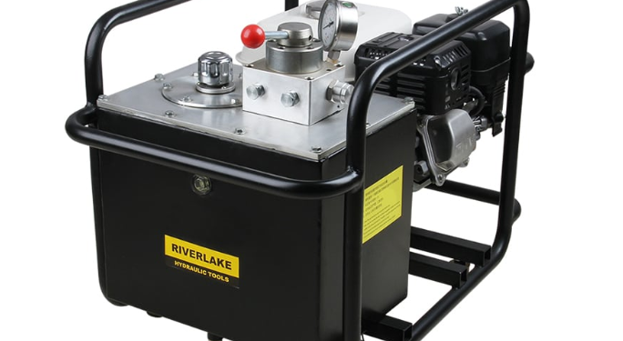 How do hydraulic gasoline pumps work?
