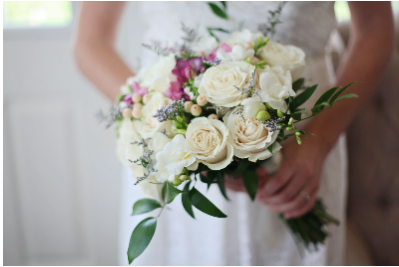 Wedding Blooms: The Ultimate Guide to Choosing, Designing and Arranging Flowers for Your Wedding Day