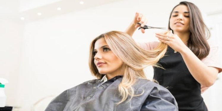 What are the benefits of hiring a professional hairstylist?