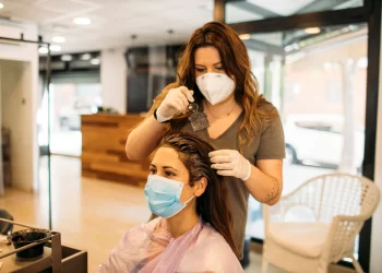 How to Freshen Up Your Hair With a Visit to the Hairdressing Salon