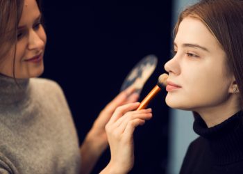The Ultimate Guide to Becoming a Makeup Artist – Course Details, Eligibility & Career Opportunities