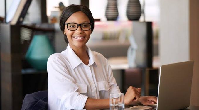 How Fashion Writers Can Build a Freelance Career Through Niche Expertise